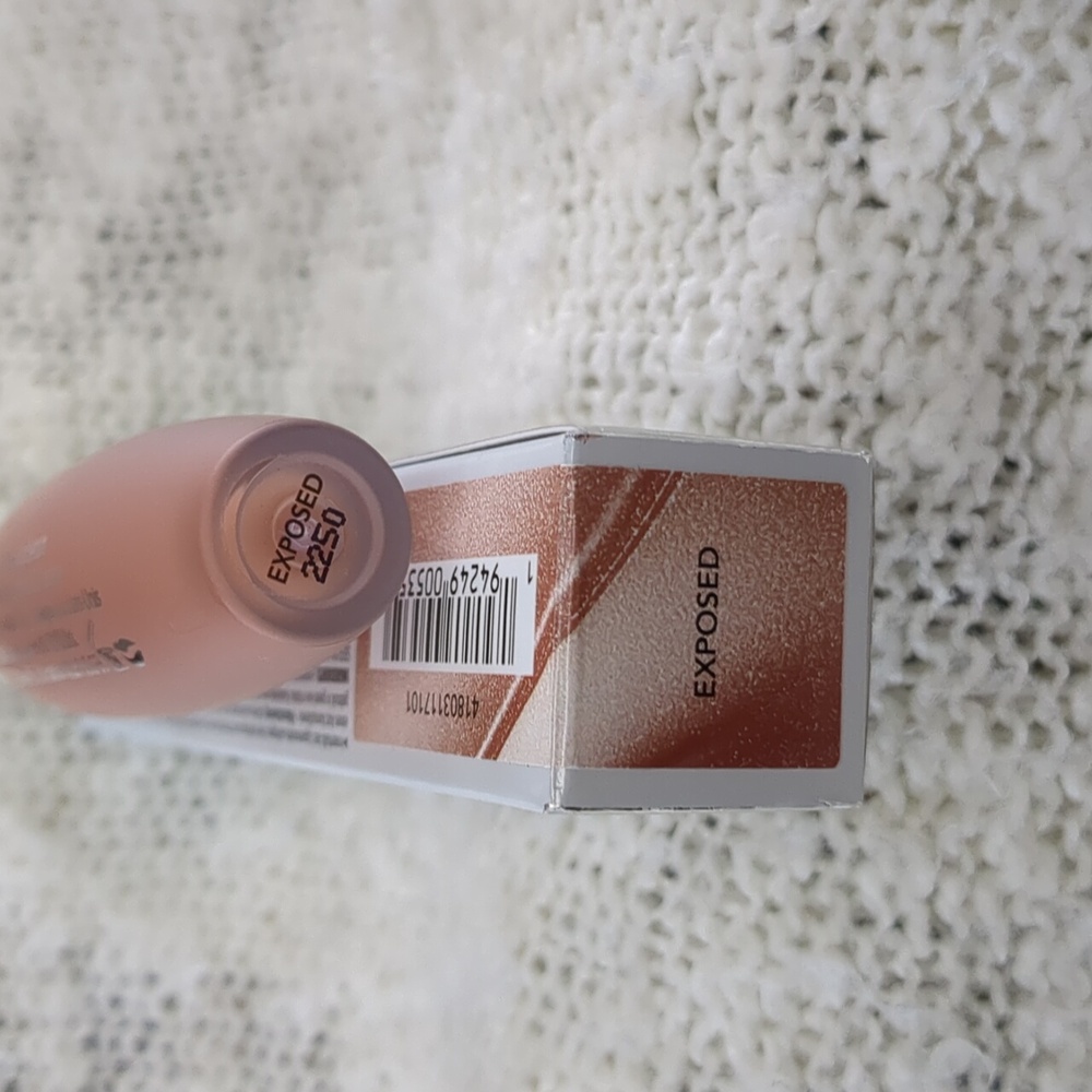 Buxom Plump Shot Sheer Tint in Exposed, 4ml/0.14fl oz - Picture 3 of 11